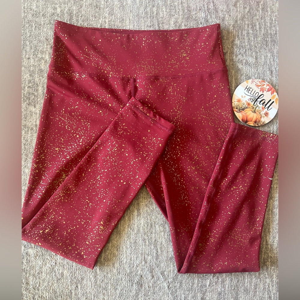 Zyia Active Red Stay Gold Light n Tight Hi-Rise 7/8
Size 8-10